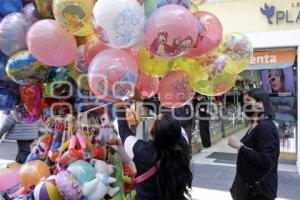 DÍA DE REYES . GLOBOS