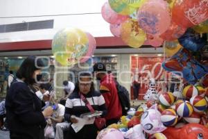 DÍA DE REYES . GLOBOS