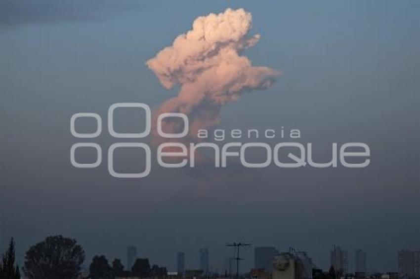 VOLCÁN POPOCATÉPETL . FUMAROLA