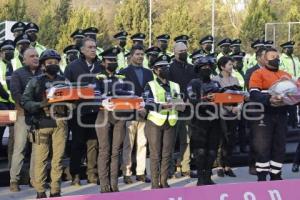 AYUNTAMIENTO . ENTREGA DE UNIFORMES