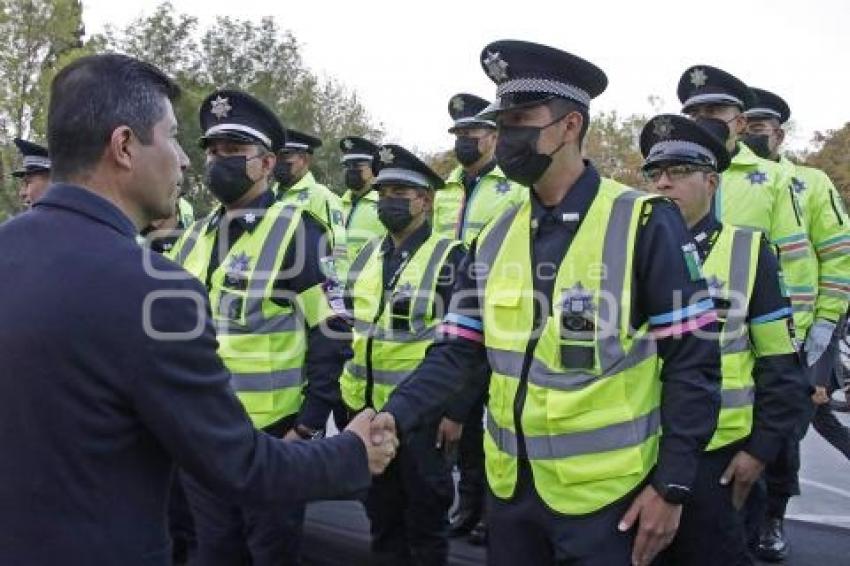 AYUNTAMIENTO . ENTREGA DE UNIFORMES