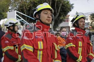 AYUNTAMIENTO . ENTREGA DE UNIFORMES