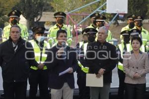 AYUNTAMIENTO . ENTREGA DE UNIFORMES