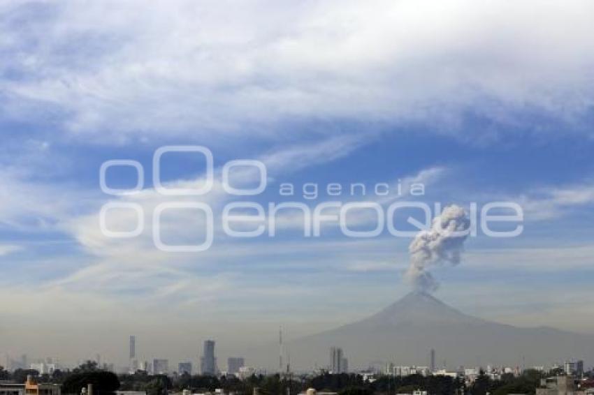 VOLCÁN POPOCATÉPETL . FUMAROLA