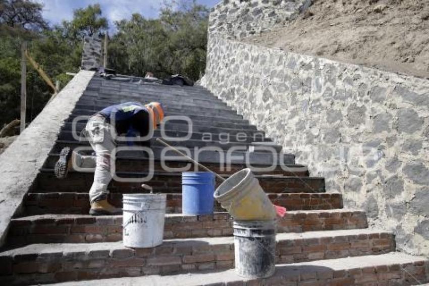 ESCALINATA DEL POCITO