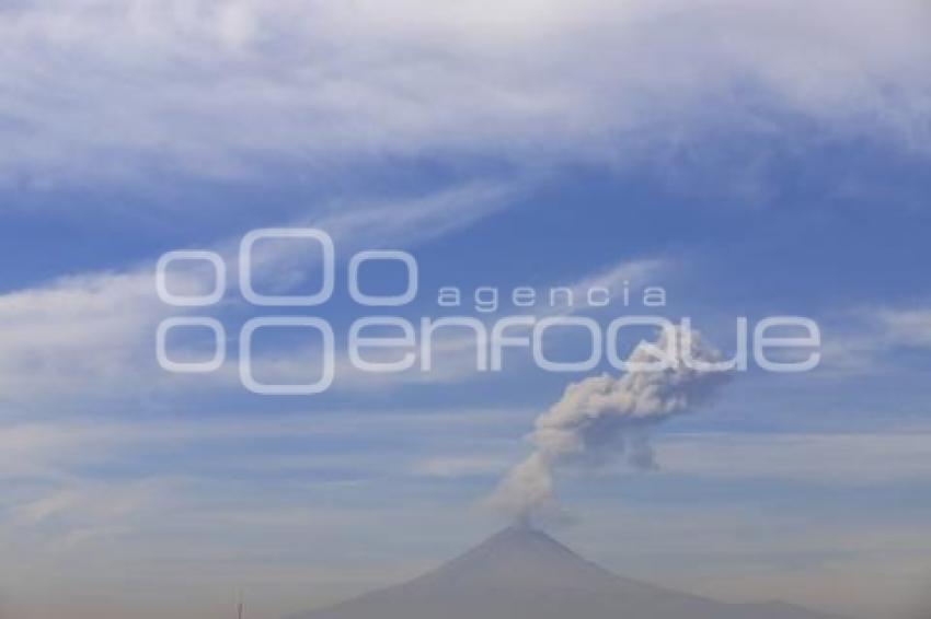 VOLCÁN POPOCATÉPETL . FUMAROLA