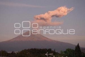 VOLCÁN POPOCATÉPETL . FUMAROLA