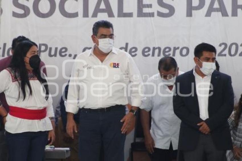 ACATLÁN . ENTREGA DE APOYOS