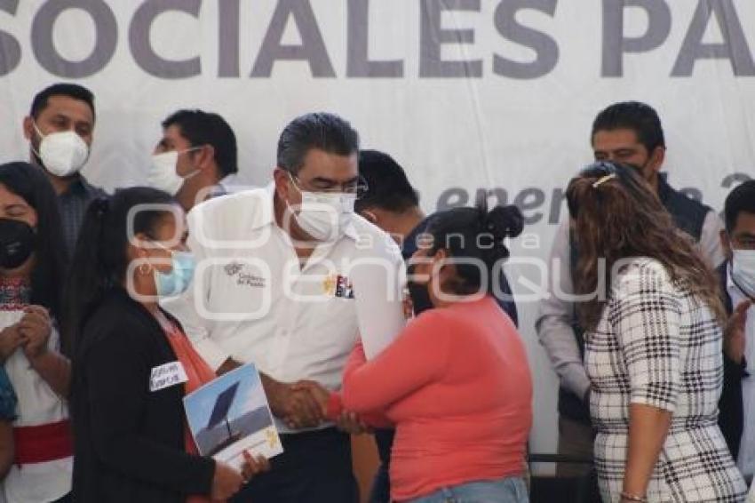 ACATLÁN . ENTREGA DE APOYOS