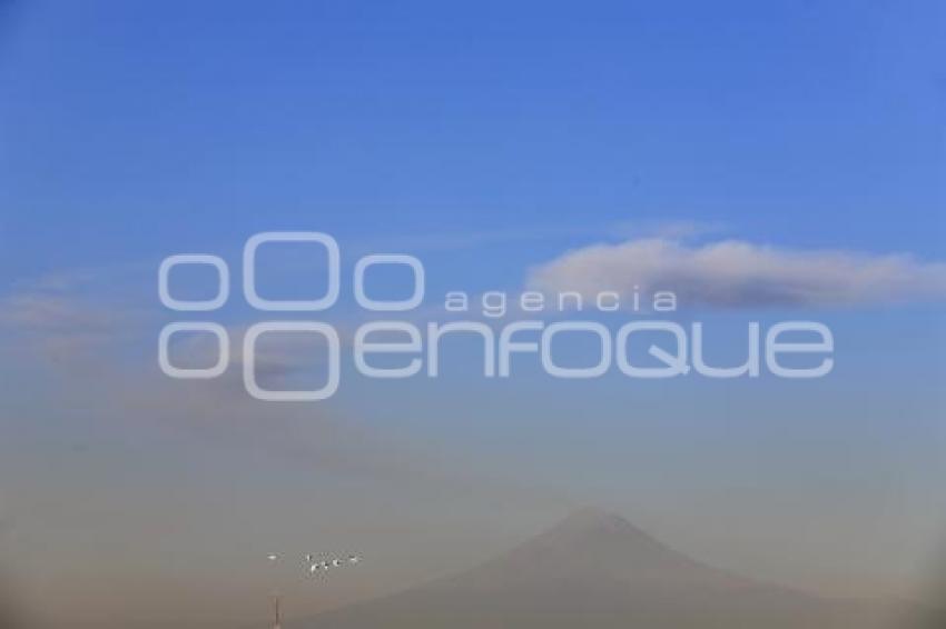 VOLCÁN POPOCATÉPETL . FUMAROLA