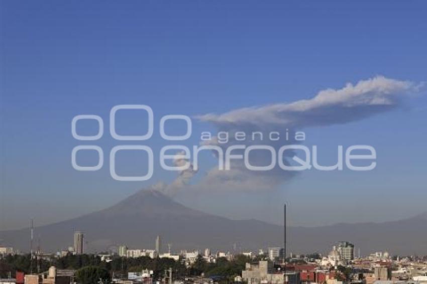 VOLCÁN POPOCATÉPETL . FUMAROLA