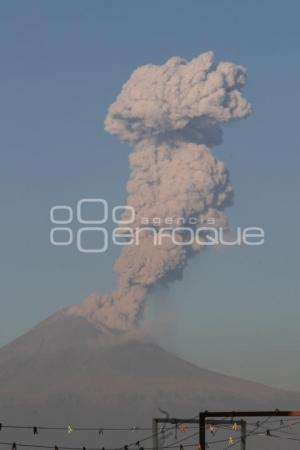 VOLCÁN POPOCATÉPETL . FUMAROLA