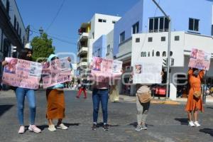 TEHUACÁN . MANIFESTACIÓN FAMILIA DE DIANA N