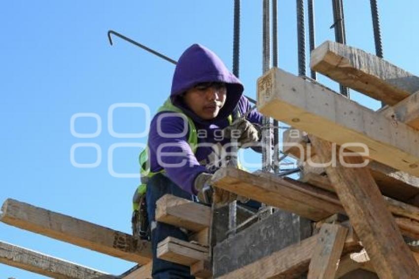 TLAXCALA . CONSTRUCCIÓN PRESIDENCIA CHIAUTEMPAN