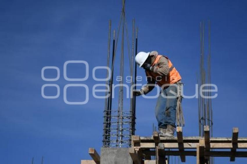 TLAXCALA . CONSTRUCCIÓN PRESIDENCIA CHIAUTEMPAN