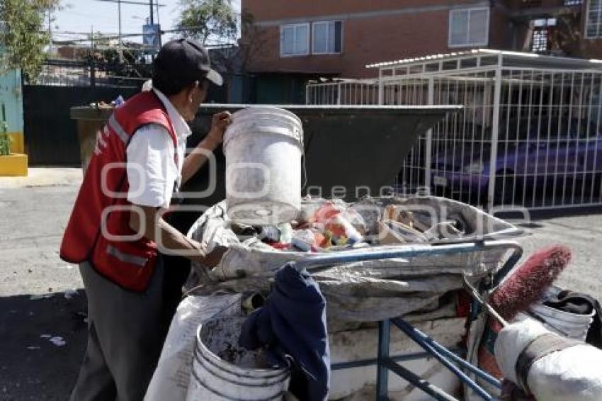 RECOLECTORES DE BASURA