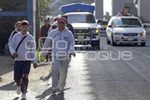 AUTOPISTA . PEREGRINOS