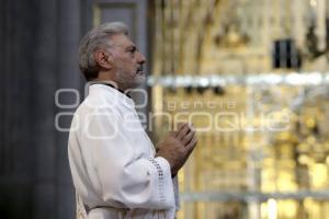 RELIGIÓN . ORDENACIÓN SACERDOTAL