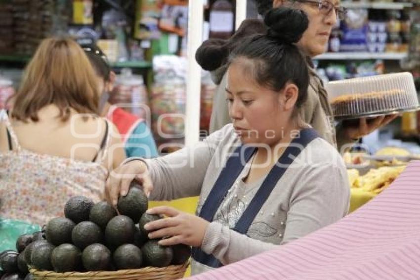 SUPER BOWL . AGUACATE