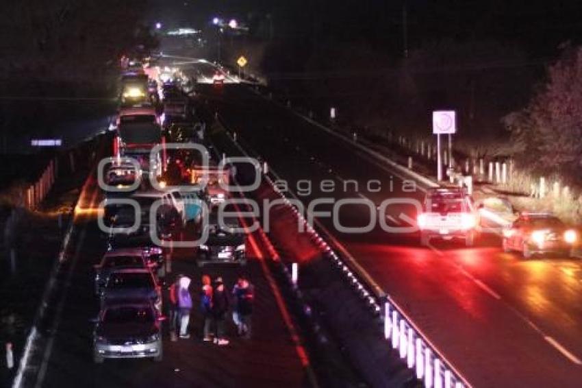 TLAXCALA . CIERRE AUTOPISTA