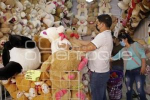 SAN VALENTÍN . REGALOS