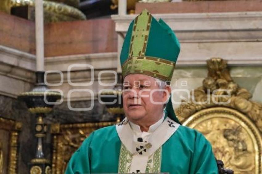 CATEDRAL . MISA