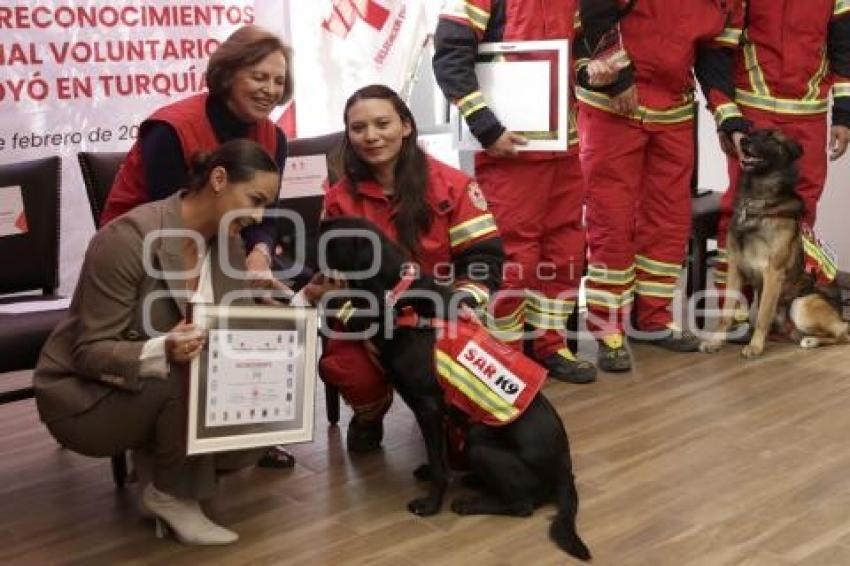 CRUZ ROJA . RECONOCIMIENTO BINOMIOS CANINOS