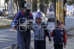 ESTUDIANTES . USO DE CUBREBOCAS