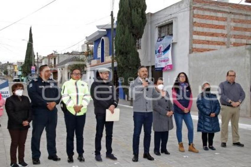 AYUNTAMIENTO . ENTREGA DE CALLE