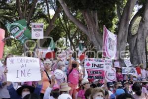 MARCHA DEFENSA DEL INE