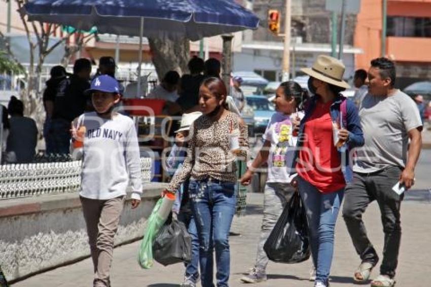 ACATLÁN . CALOR