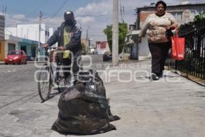 MEDIO AMBIENTE . BASURA