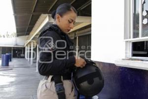 DÍA DE LA MUJER . POLICÍA