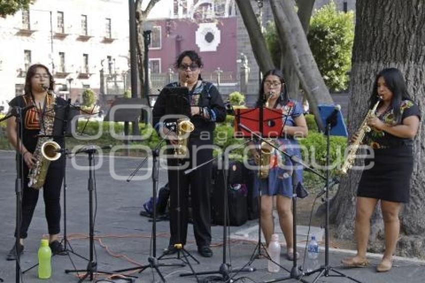 ENSAMBLE SAXOFONES MUJERES