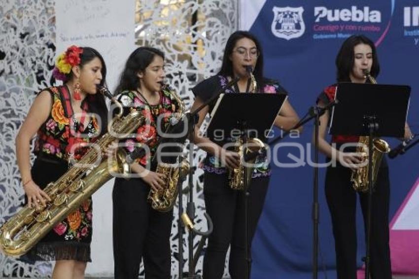 ENSAMBLE SAXOFONES MUJERES