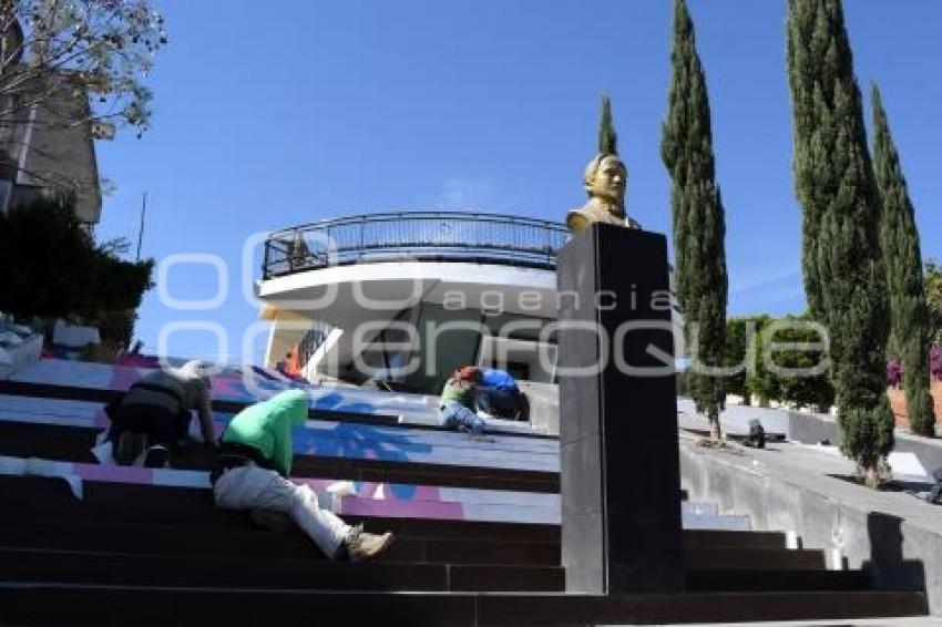 TLAXCALA . ESCALINATAS LOS HÉROES