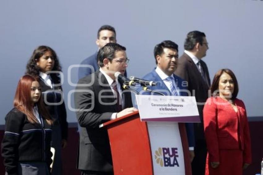 GOBIERNO ESTATAL . CEREMONIA BANDERA