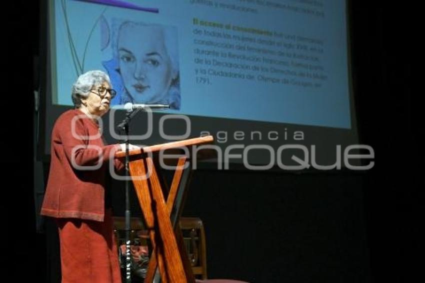 TLAXCALA . CONFERENCIA MUJERES