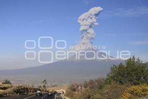 VOLCÁN POPOCATÉPETL . FUMAROLA