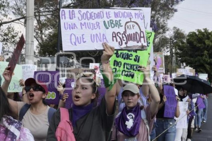 DÍA DE LA MUJER . PROTESTA UNIVERSITARIA