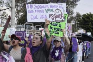 DÍA DE LA MUJER . PROTESTA UNIVERSITARIA