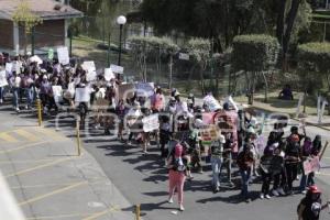 DÍA DE LA MUJER . PROTESTA UNIVERSITARIA