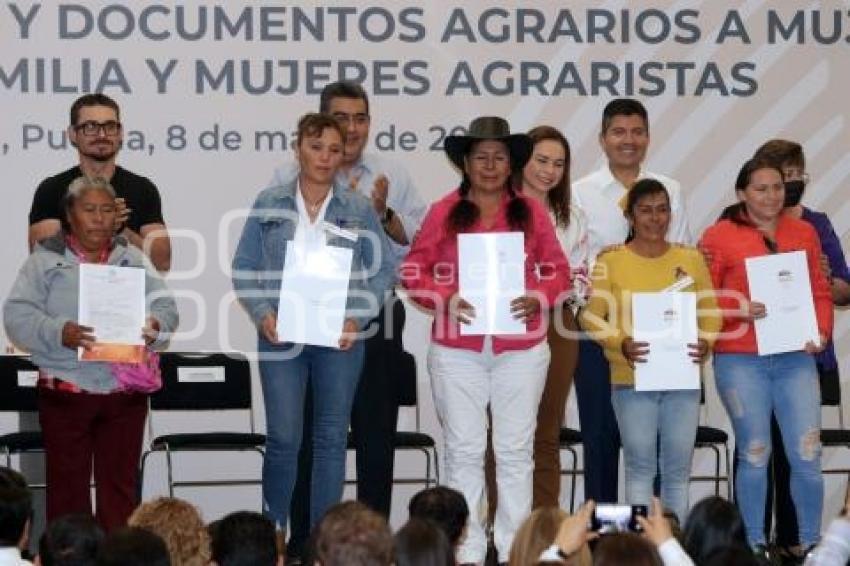 ENTREGA ESCRITURAS MUJERES