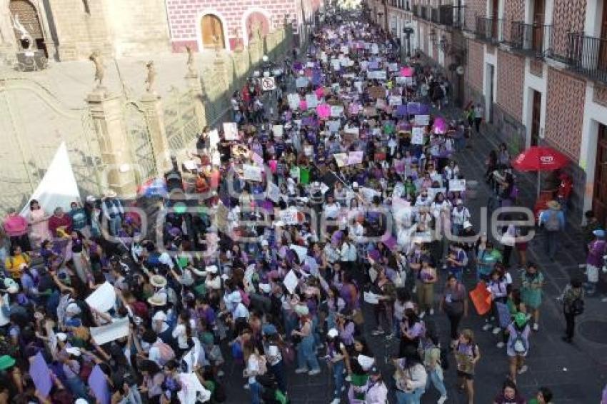 DÍA DE LA MUJER . PROTESTA