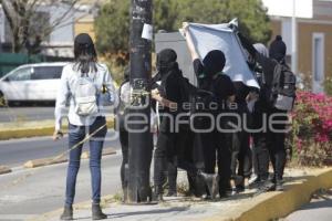 DÍA DE LA MUJER . MARCHA