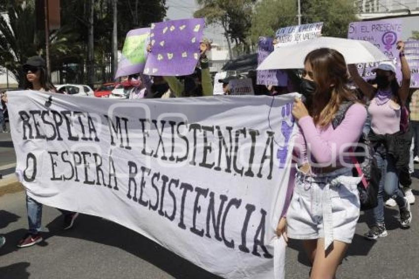 DÍA DE LA MUJER . PROTESTA UNIVERSITARIA