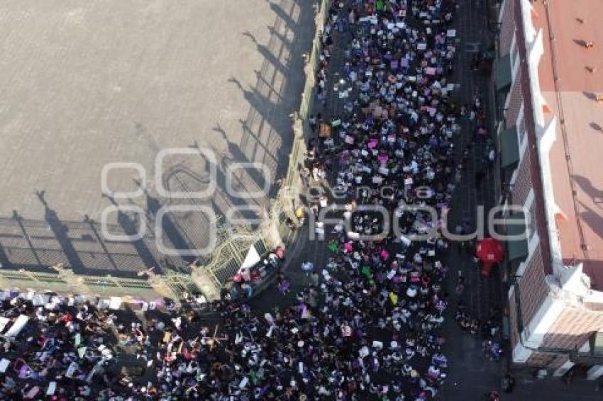 DÍA DE LA MUJER . PROTESTA