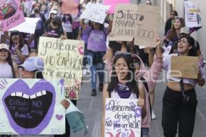 DÍA DE LA MUJER . MARCHA