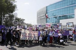 DÍA DE LA MUJER . MARCHA