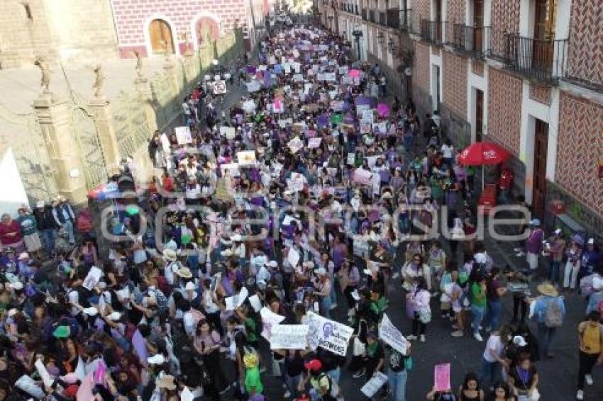 DÍA DE LA MUJER . PROTESTA